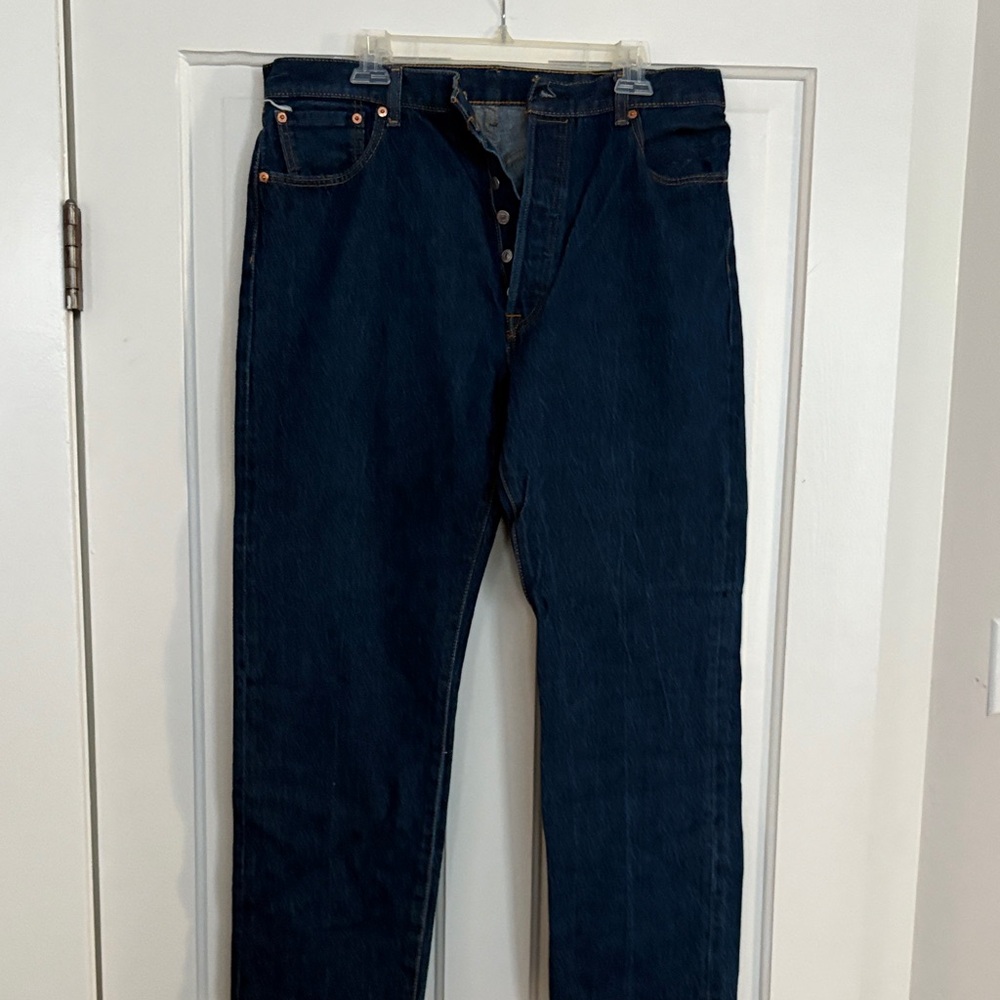 Levis 501 Dark Wash Blue Jeans‎ 38/32